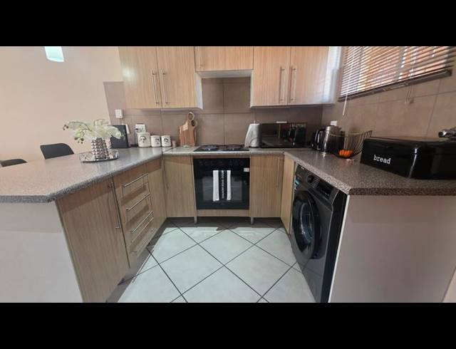 2 BEDROOM APARTMENT FOR SALE IN STONERIDGE